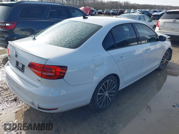 2015 Volkswagen Jetta SE with VIN 3VWD17AJ5FM417387, listed as a IAAI auction lot 41844455 with 106,939 mi miles and . Bid and sale history available at DreamBid. Image 4.