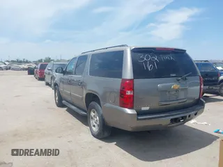 2007 Chevrolet Suburban LTZ with VIN 3GNFC16047G302161, listed as a IAAI auction lot 42053997 with 173,922 mi miles. Bid and sale history available at carsss.com. Image 3.