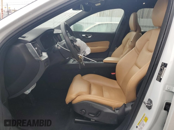 2019 Volvo XC60 Momentum z VIN LYV102RK6KB284499, wystawiony jako Copart lot #44971595 z przebiegiem 17 986 mil mil oraz Szkoda całkowita • Salvage title. Historia ofert i sprzedaży dostępna na DreamBid. Obrazek 7.