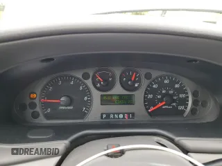 2004 Mercury Sable GS z VIN 1MEFM50U34G601378, wystawiony jako Copart lot #56952825 z przebiegiem 63 456 mil mil oraz Tytuł czysty. Historia ofert i sprzedaży dostępna na DreamBid. Obrazek 9.