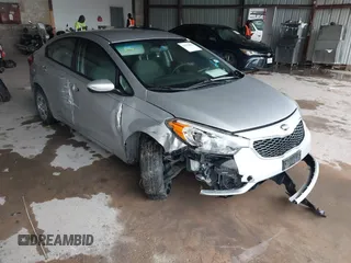 2014 Kia Forte LX with VIN KNAFK4A67E5059911, listed as a IAAI auction lot 42105858 with 183,067 mi miles. Bid and sale history available at carsss.com. Image 1.