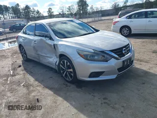 2017 Nissan Altima SV z VIN 1N4AL3AP9HC131162, wystawiony jako IAAI lot #41213802 z przebiegiem 255 424 mil mil oraz . Historia ofert i sprzedaży dostępna na DreamBid. Obrazek 1.