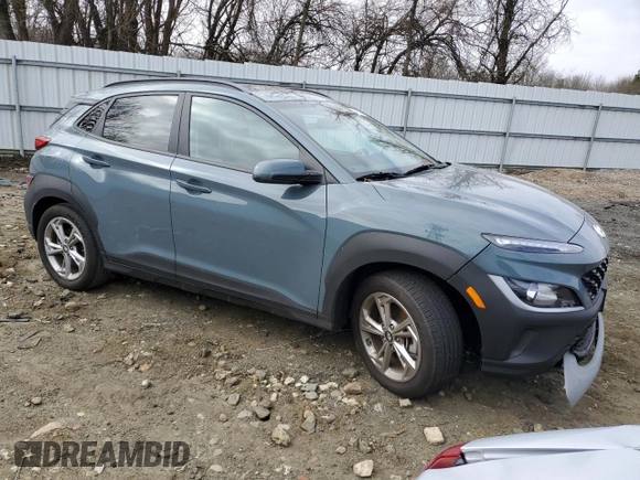 2022 Hyundai Kona SEL with VIN KM8K3CAB7NU900293, listed as a Copart auction lot 47678705 with 10,105 mi miles and Salvage Title. Bid and sale history available at carsss.com. Image 4.