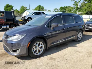 2017 Chrysler Pacifica Touring L Plus z VIN 2C4RC1EG7HR545110, wystawiony jako Copart lot #56420275 z przebiegiem 70 737 mil mil oraz Szkoda całkowita • Salvage title. Historia ofert i sprzedaży dostępna na DreamBid. Obrazek 1.