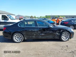 2010 BMW 7 Series 750i xDrive z VIN WBAKC6C50ACL67892, wystawiony jako IAAI lot #42275789 z przebiegiem 168 245 mil mil oraz . Historia ofert i sprzedaży dostępna na DreamBid. Obrazek 13.