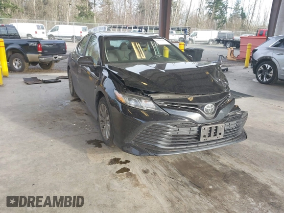 2020 Toyota Camry LE with VIN 4T1C11AKXLU363530, listed as a IAAI auction lot 41670307 with 86,459 mi miles. Bid and sale history available at carsss.com. Image 1.