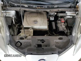 2015 Nissan LEAF SL z VIN 1N4AZ0CP3FC318873, wystawiony jako Copart lot #45793065 z przebiegiem 81 623 mil mil oraz Czysty tytuł • Clean title. Historia ofert i sprzedaży dostępna na DreamBid. Obrazek 11.