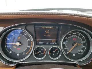 2014 Bentley Flying Spur with VIN SCBEC9ZA4EC094924, listed as a Copart auction lot 75667284 with 31,529 mi miles and Clean Title. Bid and sale history available at DreamBid. Image 9.