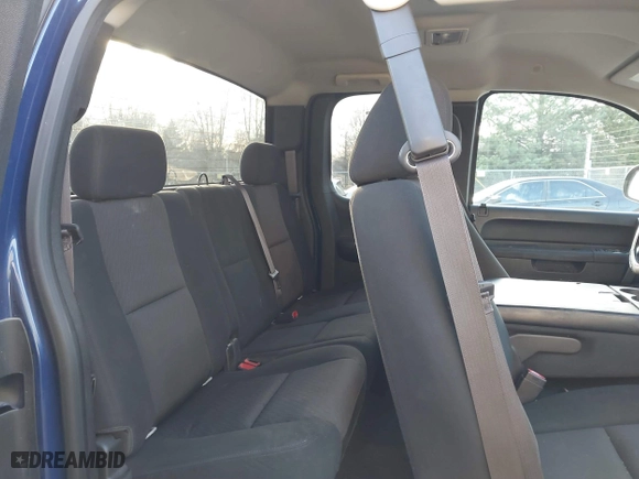 2013 Chevrolet Silverado 1500 LT with VIN 1GCRCSE09DZ338310, listed as a IAAI auction lot 41509184 with 174,403 mi miles. Bid and sale history available at carsss.com. Image 8.