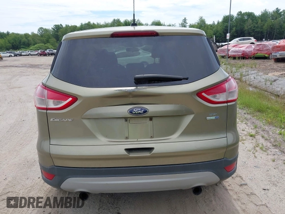 2013 Ford Escape SE z VIN 1FMCU9G92DUB27580, wystawiony jako IAAI lot #42626479 z przebiegiem 67 891 mil mil oraz . Historia ofert i sprzedaży dostępna na DreamBid. Obrazek 6.