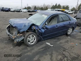 2004 Kia Spectra LX with VIN KNAFE122045014289, listed as a Copart auction lot 45704285 with 0 mi miles and Salvage Title. Bid and sale history available at carsss.com. Image 1.