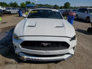 2020 Ford Mustang EcoBoost z VIN 1FATP8UH4L5131470, wystawiony jako Copart lot #55918245 z przebiegiem 81 072 mil mil oraz Szkoda całkowita • Salvage title. Historia ofert i sprzedaży dostępna na DreamBid. Obrazek 5.