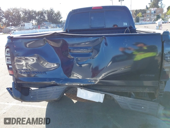 2007 Toyota Tacoma PreRunner with VIN 5TETU62NX7Z337556, listed as a IAAI auction lot 41664640 with 196,171 mi miles. Bid and sale history available at carsss.com. Image 16.