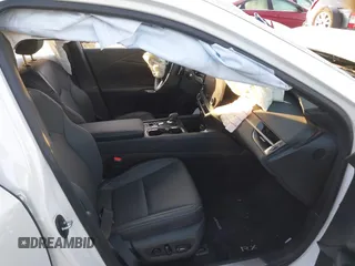 2024 Lexus RX 350h z VIN 2T2BBMCA8RC055678, wystawiony jako IAAI lot #41160022 z przebiegiem 5 275 mil mil oraz . Historia ofert i sprzedaży dostępna na DreamBid. Obrazek 5.