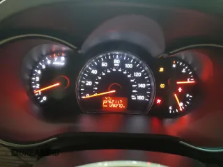 2015 Kia Sorento LX z VIN 5XYKTCA69FG593865, wystawiony jako Copart lot #49466205 z przebiegiem 128 270 mil mil oraz Szkoda całkowita • Salvage title. Historia ofert i sprzedaży dostępna na DreamBid. Obrazek 9.
