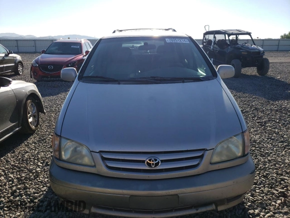 2002 Toyota Sienna LE with VIN 4T3ZF13C12U417417, listed as a Copart auction lot 70251214 with 178,215 mi miles and Clean Title. Bid and sale history available at carsss.com. Image 5.
