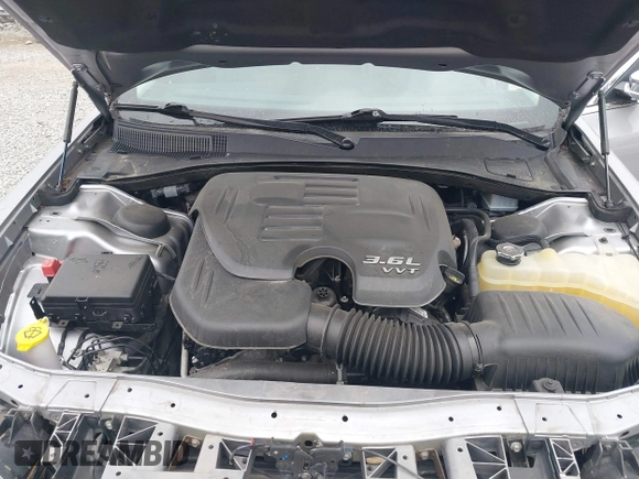 2018 Chrysler 300 Limited with VIN 2C3CCAKG3JH302274, listed as a IAAI auction lot 41802173 with 89,962 mi miles. Bid and sale history available at carsss.com. Image 10.