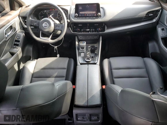 2021 Nissan Rogue SV z VIN 5N1AT3BB9MC706492, wystawiony jako Copart lot #51734595 z przebiegiem 72 423 mil mil oraz Szkoda całkowita • Salvage title. Historia ofert i sprzedaży dostępna na DreamBid. Obrazek 8.