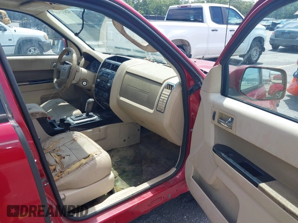 2011 Ford Escape Limited с VIN 1FMCU0EG1BKC27983, выставлен на аукционе IAAI как лот 42632949 с пробегом 247 975 миль миль и . История ставок и продаж доступна на DreamBid. Изображение 5.