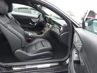 2019 Mercedes-Benz C 300 z VIN WDDWJ8DB6KF875249, wystawiony jako IAAI lot #42454994 z przebiegiem 51 013 mil mil oraz . Historia ofert i sprzedaży dostępna na DreamBid. Obrazek 5.