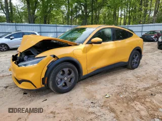 2022 Ford Mustang Mach-E Select z VIN 3FMTK1RM6NMA40652, wystawiony jako Copart lot #52565105 z przebiegiem 32 427 mil mil oraz Szkody całkowita. Historia ofert i sprzedaży dostępna na DreamBid. Obrazek 1.