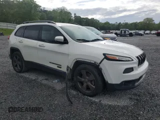 2016 Jeep Cherokee Latitude with VIN 1C4PJMCS8GW250805, listed as a Copart auction lot 52947755 with 135,399 mi miles and Clean Title. Bid and sale history available at carsss.com. Image 4.