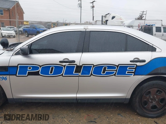 2015 Ford Police Interceptor с VIN 1FAHP2MK8FG190240, выставлен на аукционе IAAI как лот 41570580 с пробегом 131 158 миль миль и . История ставок и продаж доступна на DreamBid. Изображение 14.