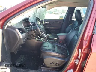 2016 Jeep Cherokee Trailhawk z VIN 1C4PJMBS0GW306317, wystawiony jako Copart lot #50572995 z przebiegiem Nie podano mil oraz Nie do naprawy • Non repairable. Historia ofert i sprzedaży dostępna na DreamBid. Obrazek 7.