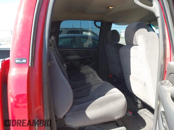 2005 GMC Sierra 1500 SLE z VIN 2GTEC13T951199456, wystawiony jako IAAI lot #41713285 z przebiegiem 219 386 mil mil oraz . Historia ofert i sprzedaży dostępna na DreamBid. Obrazek 8.