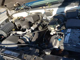 2000 Cadillac Escalade z VIN 1GYEK63R7YR219133, wystawiony jako IAAI lot #41585673 z przebiegiem 184 738 mil mil oraz . Historia ofert i sprzedaży dostępna na DreamBid. Obrazek 10.
