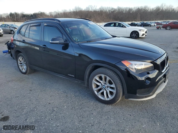 2015 BMW X1 xDrive28i with VIN WBAVL1C58FVY39591, listed as a Copart auction lot 48556765 with 152,577 mi miles and Salvage Title. Bid and sale history available at carsss.com. Image 4.