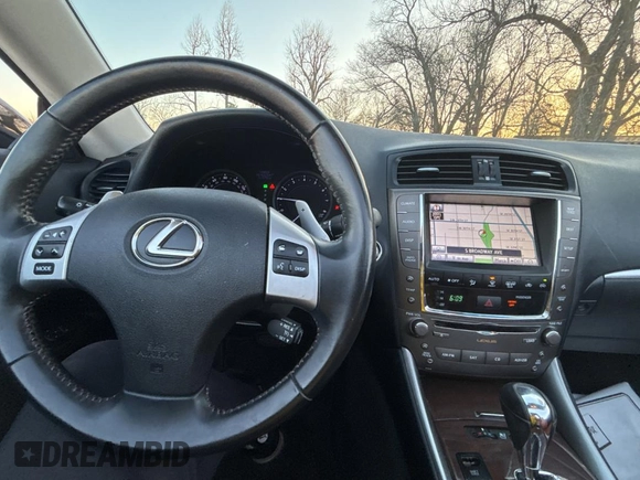 2011 Lexus IS 250 C z VIN JTHFF2C2XB2518852, wystawiony jako Copart lot #49009825 z przebiegiem 163 567 mil mil oraz Czysty tytuł • Clean title. Historia ofert i sprzedaży dostępna na DreamBid. Obrazek 9.