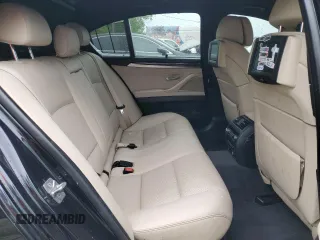 2012 BMW 5 Series 550i xDrive z VIN WBAFU9C54CC787576, wystawiony jako Copart lot #55934525 z przebiegiem 157 140 mil mil oraz Szkoda całkowita • Salvage title. Historia ofert i sprzedaży dostępna na DreamBid. Obrazek 10.