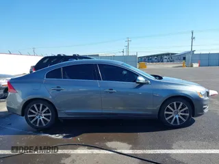 2017 Volvo S60 Inscription with VIN LYV402HK7HB120640, listed as a IAAI auction lot 41583114 with 71,884 mi miles. Bid and sale history available at carsss.com. Image 13.
