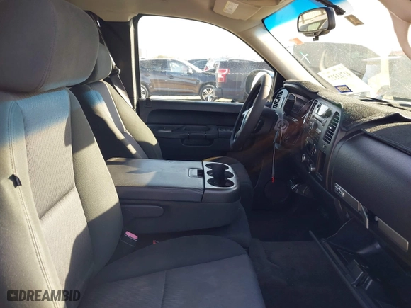 2011 Chevrolet Silverado 1500 LT with VIN 1GCRCSE00BZ327726, listed as a IAAI auction lot 41713327 with 228,435 mi miles. Bid and sale history available at carsss.com. Image 5.