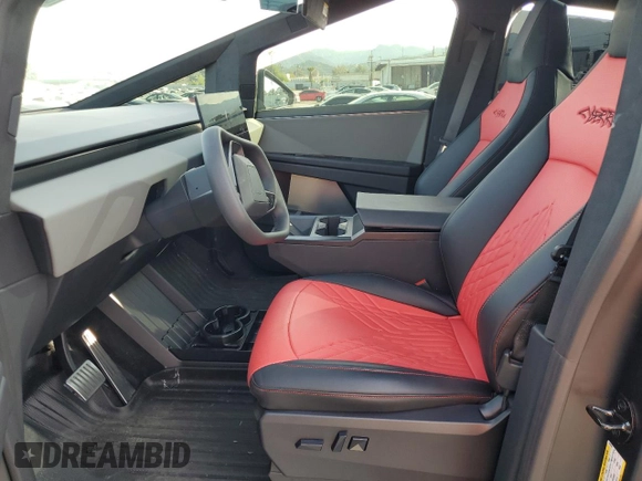 2024 Tesla Cybertruck z VIN 7G2CEHED1RA050360, wystawiony jako Copart lot #50245885 z przebiegiem Nie podano mil oraz Szkoda całkowita • Salvage title. Historia ofert i sprzedaży dostępna na DreamBid. Obrazek 7.