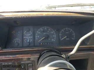 1989 Ford Bronco Custom with VIN 1FMEU15H1KLA71087, listed as a Copart auction lot 89330975 with 98,096 mi miles and Salvage Title. Bid and sale history available at carsss.com. Image 9.