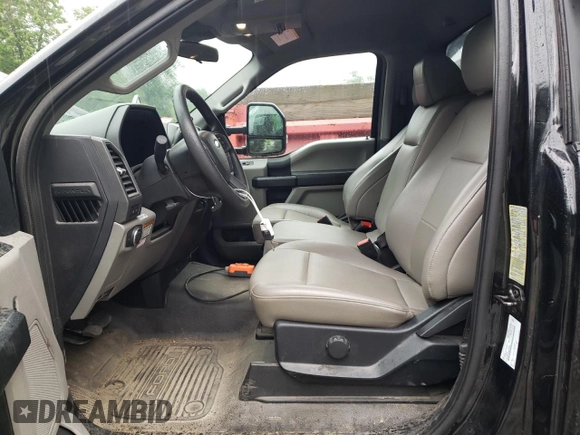 2021 Ford F-550 XL z VIN 1FDUF5HT5MEC13610, wystawiony jako Copart lot #59234043 z przebiegiem 8064 mil mil oraz . Historia ofert i sprzedaży dostępna na DreamBid. Obrazek 7.
