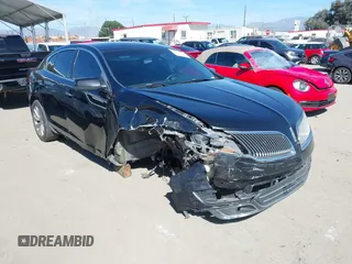 2014 Lincoln MKS with VIN 1LNHL9DK7EG608912, listed as a IAAI auction lot 41722004 with 211,051 mi miles. Bid and sale history available at carsss.com. Image 1.
