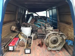 1962 Chevrolet Chevy Van z VIN 2R125S107554, wystawiony jako Copart lot #65285364 z przebiegiem 12 862 mil mil oraz Czysty tytuł • Clean title. Historia ofert i sprzedaży dostępna na DreamBid. Obrazek 10.
