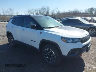 2024 Jeep Compass Trailhawk with VIN 3C4NJDDN9RT140998, listed as a IAAI auction lot 41792858 with 8,611 mi miles and . Bid and sale history available at DreamBid. Image 1.