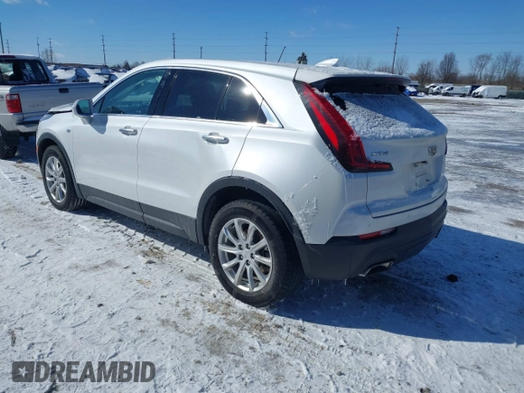 2019 Cadillac XT4 FWD Luxury z VIN 1GYAZAR4XKF170642, wystawiony jako IAAI lot #41585684 z przebiegiem 74 512 mil mil oraz . Historia ofert i sprzedaży dostępna na DreamBid. Obrazek 3.