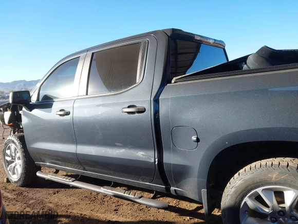 2021 Chevrolet Silverado 1500 Custom with VIN 1GCPYBEK9MZ332470, listed as a IAAI auction lot 41636857 with 109,806 mi miles. Bid and sale history available at carsss.com. Image 14.
