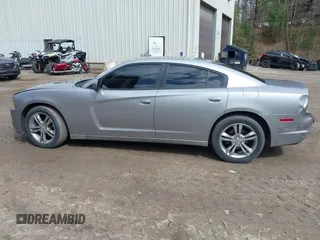 2013 Dodge Charger SXT z VIN 2C3CDXJG9DH678838, wystawiony jako IAAI lot #41901113 z przebiegiem 134 068 mil mil oraz . Historia ofert i sprzedaży dostępna na DreamBid. Obrazek 14.