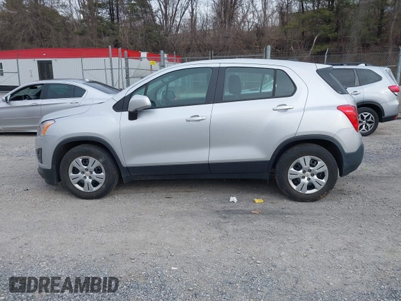 2015 Chevrolet Trax LS with VIN KL7CJKSB4FB129440, listed as a IAAI auction lot 41734339 with 37,772 mi miles. Bid and sale history available at carsss.com. Image 14.