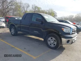 2013 Toyota Tundra 4WD Truck with VIN 5TFUM5F14DX049122, listed as a IAAI auction lot 41895432 with 258,526 mi miles. Bid and sale history available at carsss.com. Image 1.
