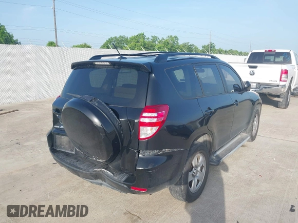 2010 Toyota RAV4 z VIN JTMZF4DV2AD017346, wystawiony jako IAAI lot #42641598 z przebiegiem 237 460 mil mil oraz . Historia ofert i sprzedaży dostępna na DreamBid. Obrazek 6.