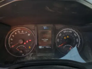 2021 Toyota Tacoma SR z VIN 3TYRX5GN5MT027686, wystawiony jako Copart lot #52277225 z przebiegiem 29 822 mil mil oraz Szkoda całkowita • Salvage title. Historia ofert i sprzedaży dostępna na DreamBid. Obrazek 9.