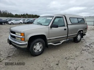 1998 Chevrolet Silverado 1500 with VIN 1GCEK14R6WE171264, listed as a Copart auction lot 53724175 with 152,830 mi miles and Non Repairable. Bid and sale history available at DreamBid. Image 1.