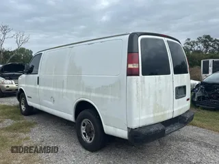 2003 GMC Savana Cargo Van with VIN 1GTHG35U431113170, listed as a Copart auction lot 82019294 with 293,807 mi miles and Clean Title. Bid and sale history available at carsss.com. Image 3.